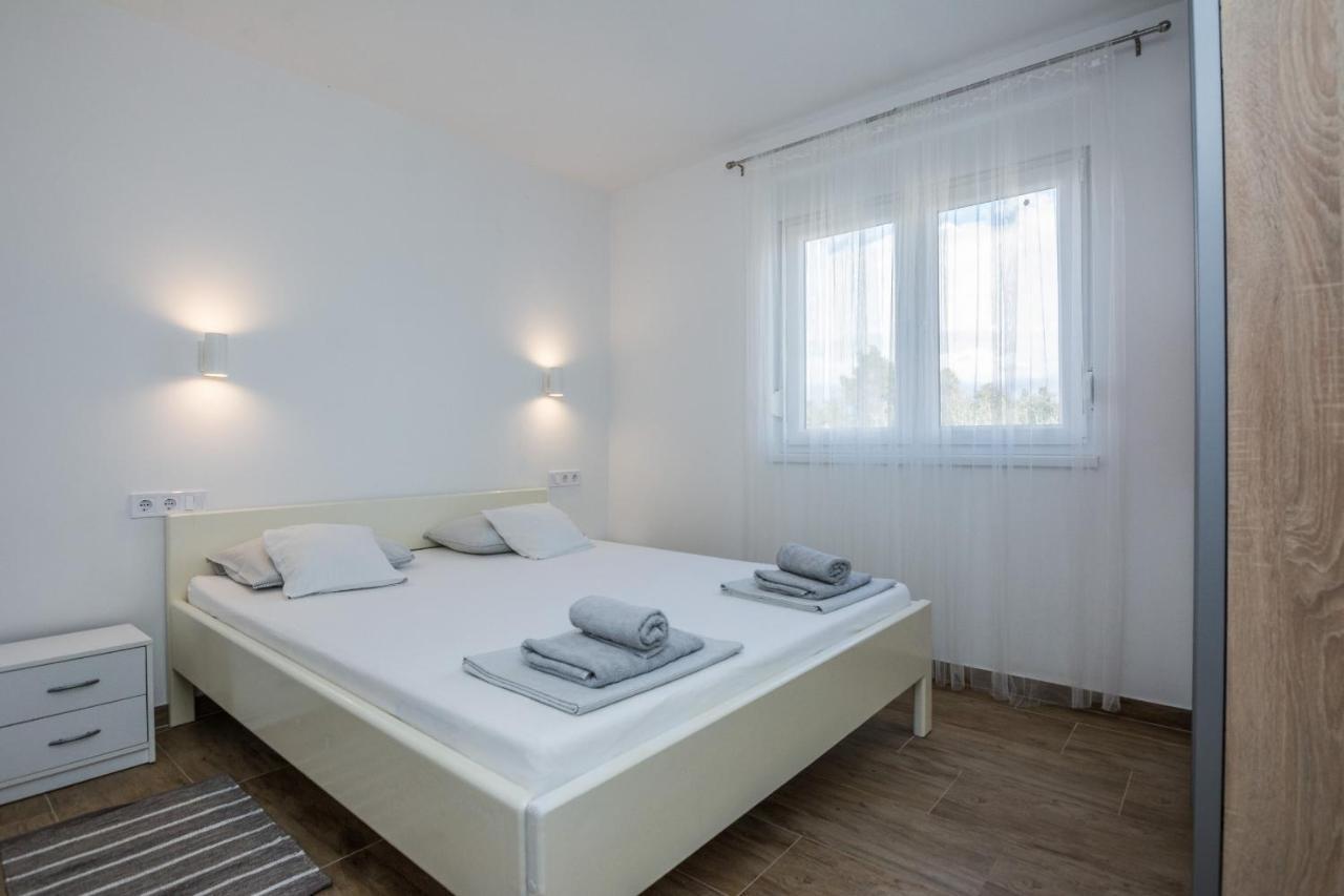 Apartments Pejakovic Vir Exterior photo