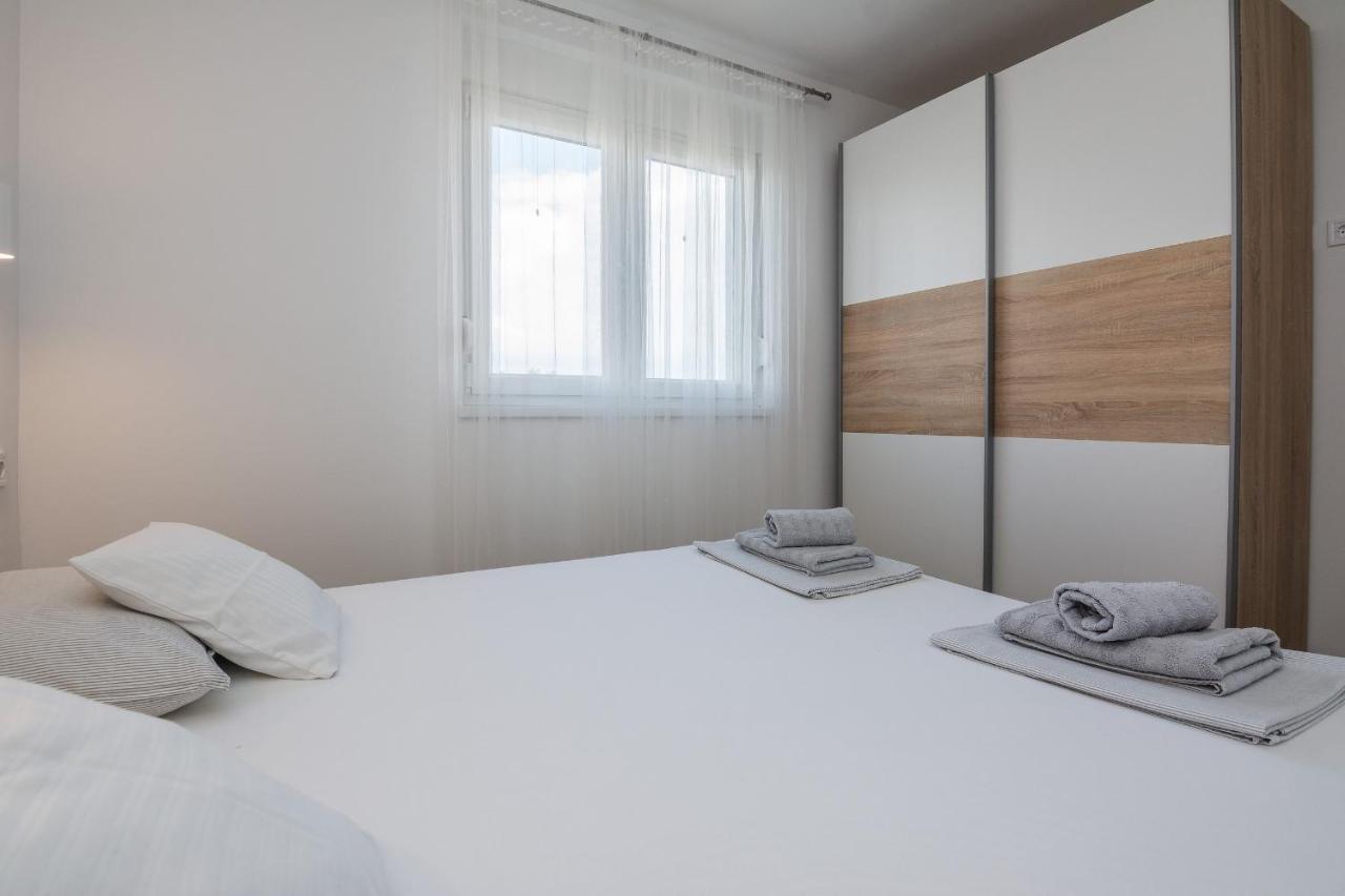 Apartments Pejakovic Vir Exterior photo