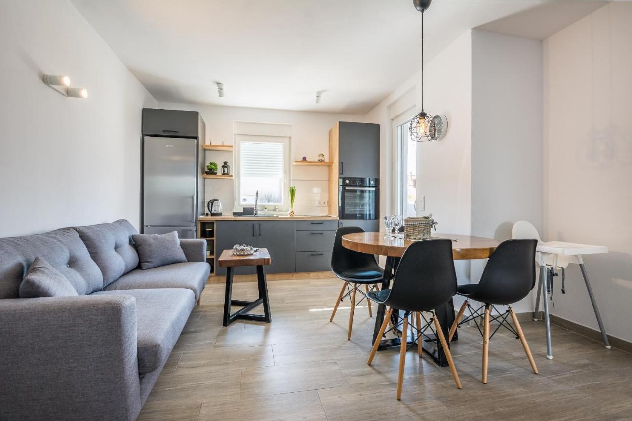 Apartments Pejakovic Vir Exterior photo